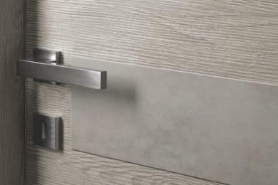 Серые двери в интерьере: виды, материалы, дизайн