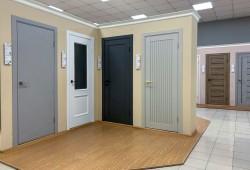 Межкомнатные двери со стеклом и глухие