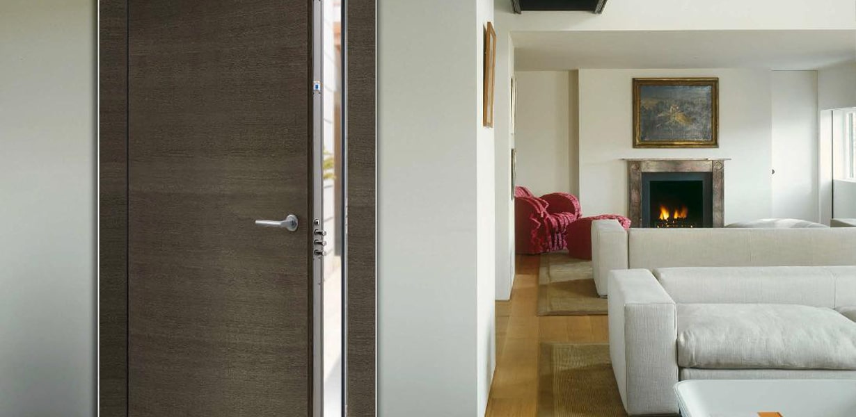 Установленная входная дверь Установленная входная дверь